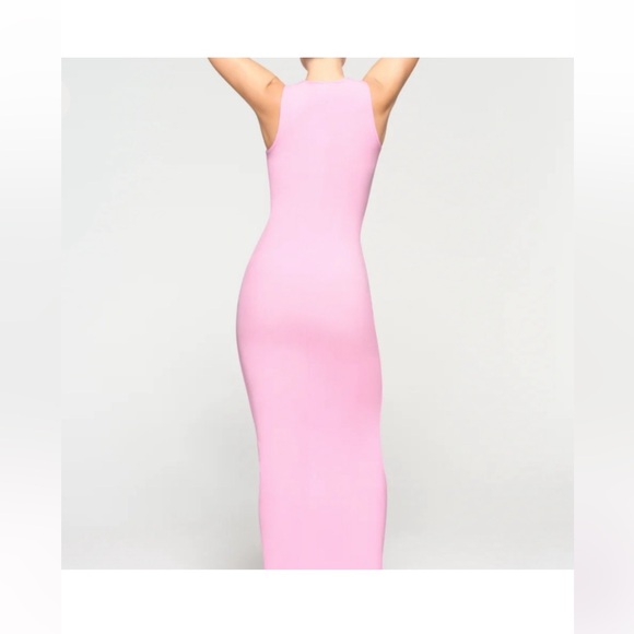 SKIMS SOFT LOUNGE SLEEVELESS LONG DRESS COTTON CANDY PINK - Picture 7 of 17